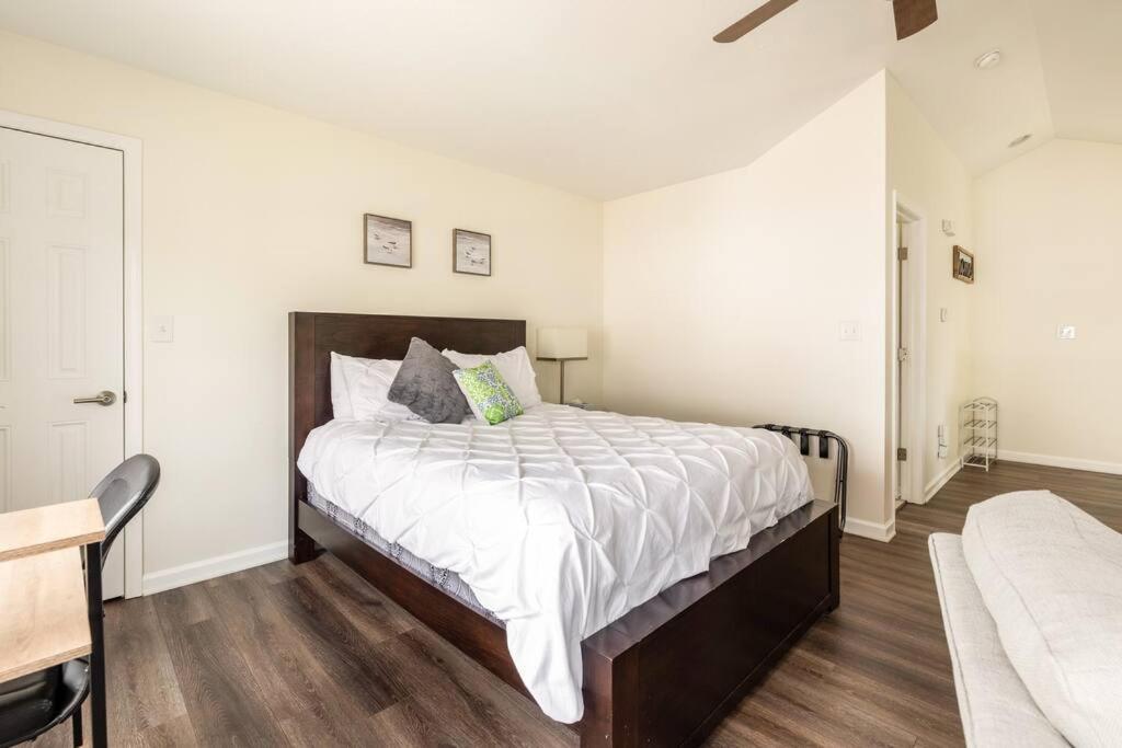 Studio Suite 5 Minutes To Downtown อินเดียนาโพลิส ภายนอก รูปภาพ