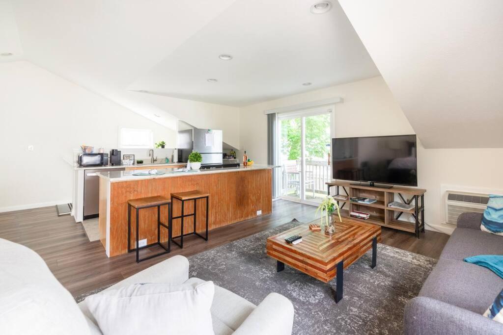 Studio Suite 5 Minutes To Downtown อินเดียนาโพลิส ภายนอก รูปภาพ