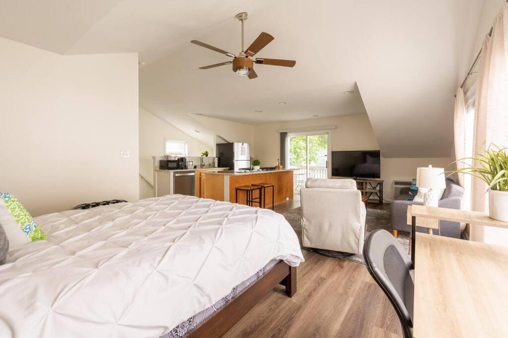 Studio Suite 5 Minutes To Downtown อินเดียนาโพลิส ภายนอก รูปภาพ