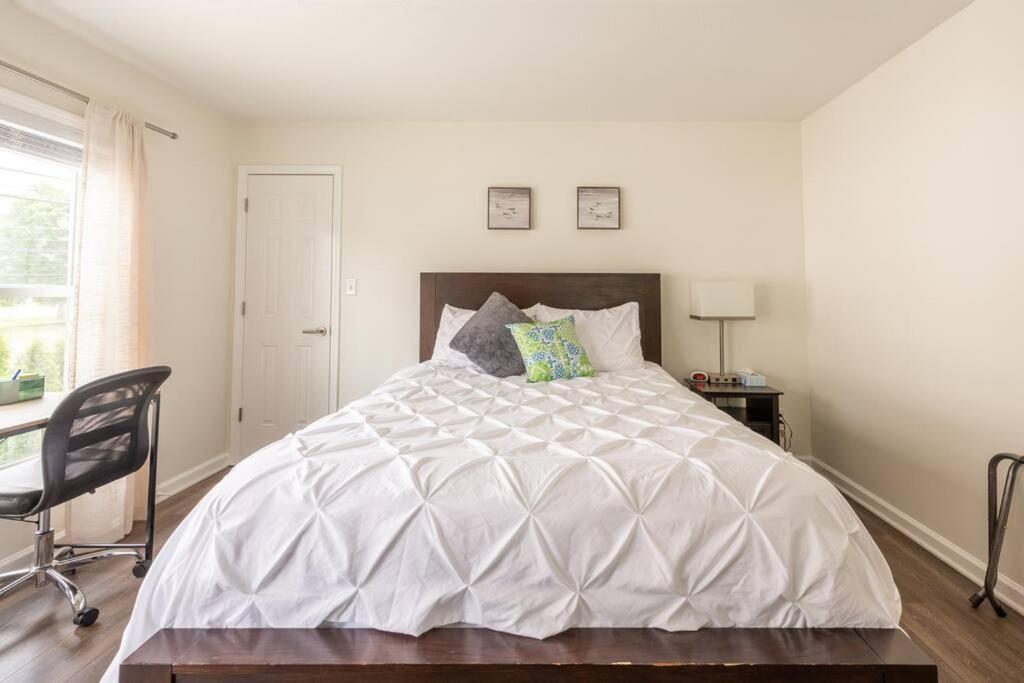 Studio Suite 5 Minutes To Downtown อินเดียนาโพลิส ภายนอก รูปภาพ